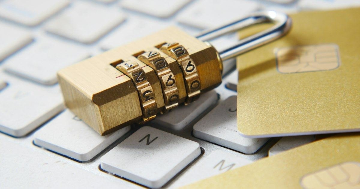 Kostenloses SSL-Zertifikat oder kostenpflichtig? Unterschiede und Entscheidungshilfe